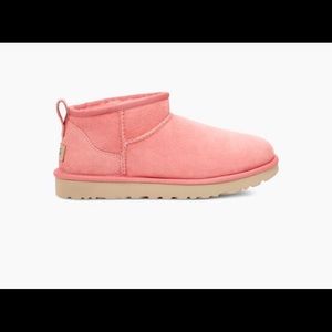 NEVER WORN Ugg ultra mini boot